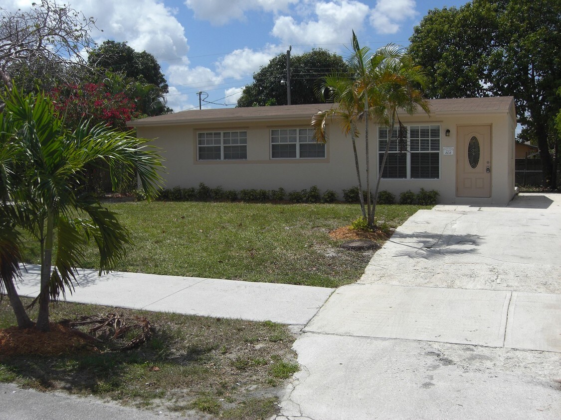 Primary Photo - 808 SW 10th Ave