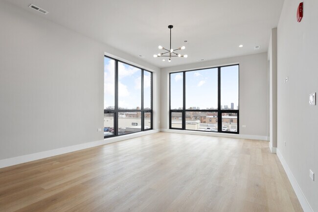 Foto del edificio - 2475 W Foster Ave