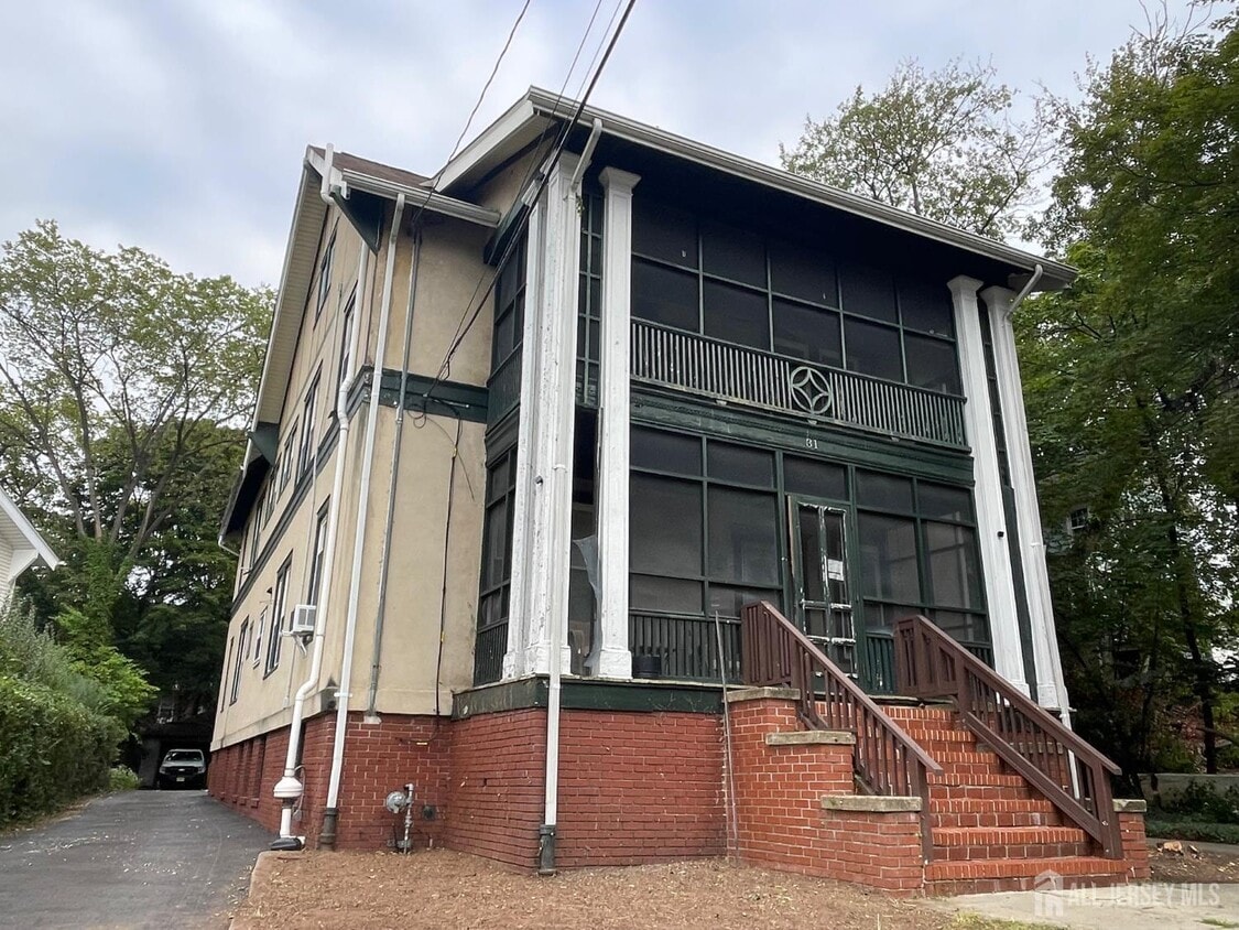 Primary Photo - 31 Lincoln Ave