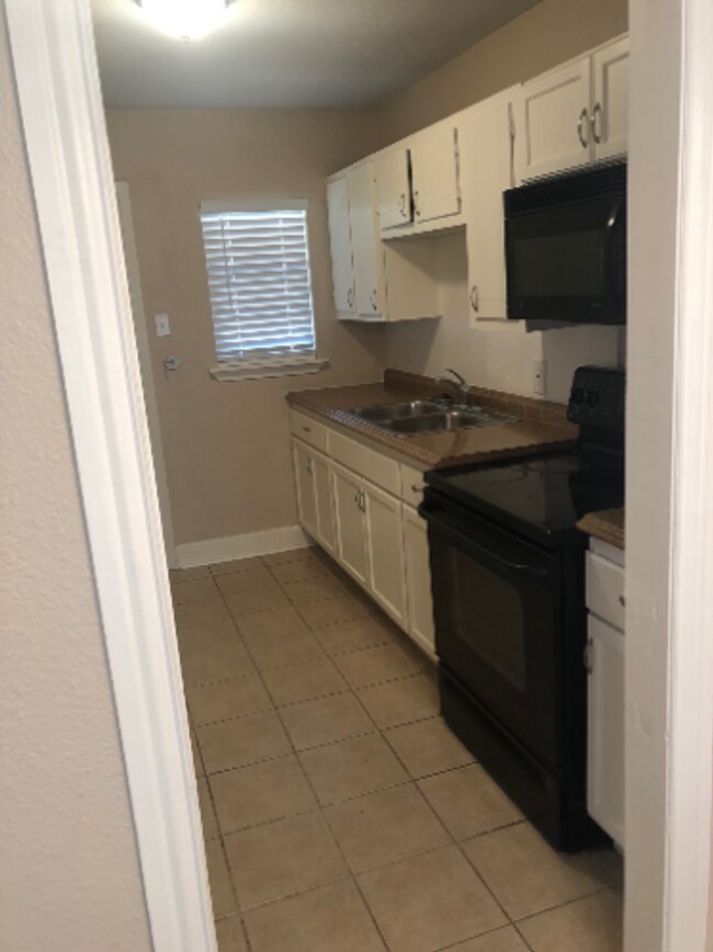 Building Photo - 10563 Dawn Dr
