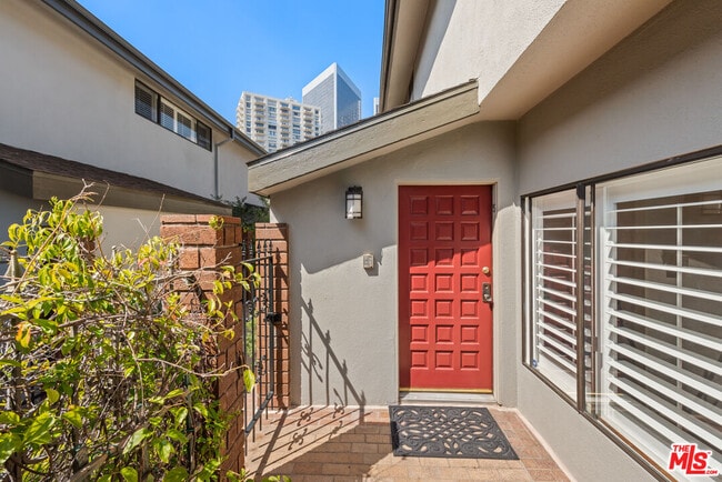 Building Photo - 407 S Spalding Dr