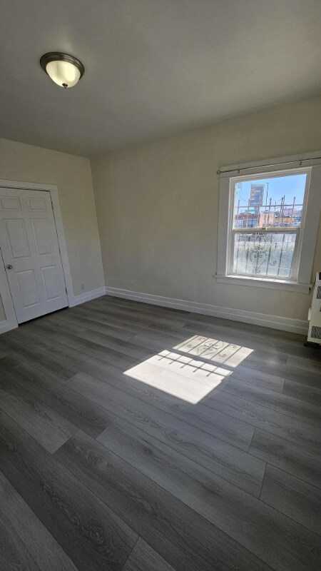 Building Photo - 1330 W 11th St