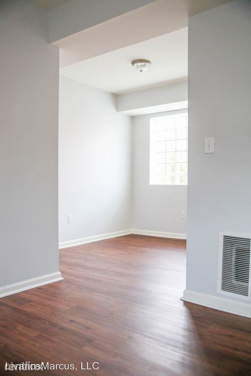 Foto del edificio - 1 br, 1 bath  - 202 Cherry St 6