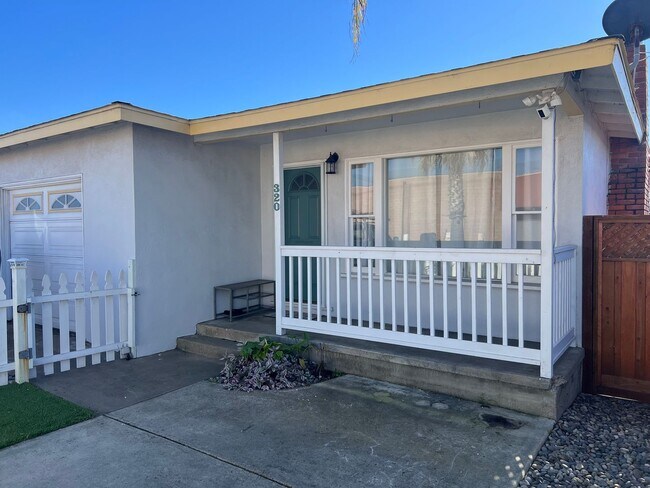 Foto del edificio - Home minutes from the beach