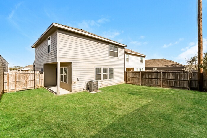 Foto del edificio - 2056 Oakwood Forest Dr