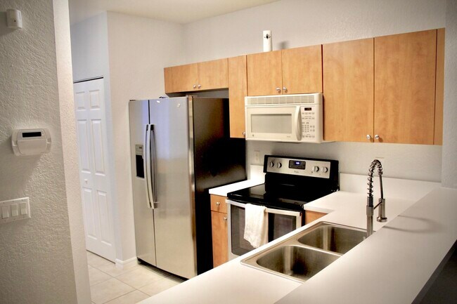 Building Photo - 3733 Sonoma Dr