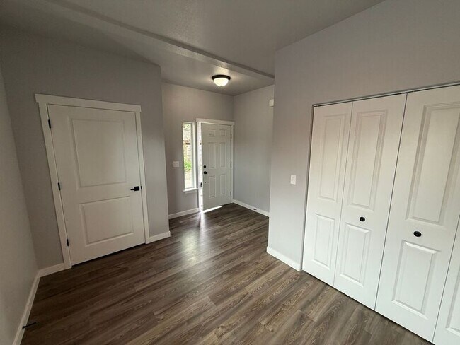Foto del edificio - 875 Hickory St NE