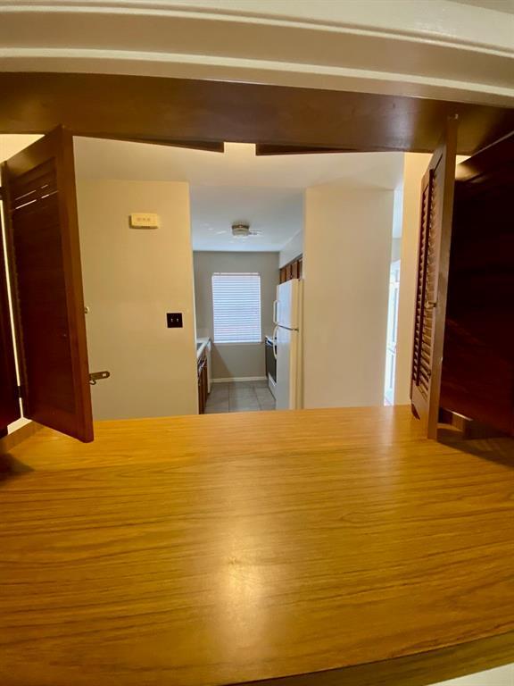 Building Photo - 5810 Clarewood Dr