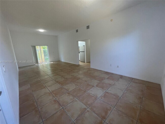 Foto del edificio - 3421 SW 25th St