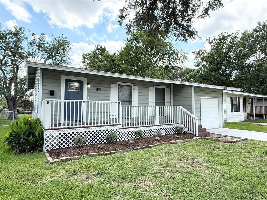 Primary Photo - 322 Azalea St