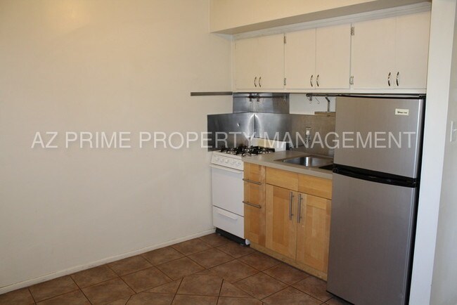 Building Photo - 123 S Carney Ave
