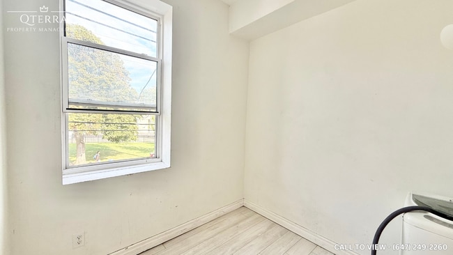 Photo du bâtiment - 850 Bathurst St