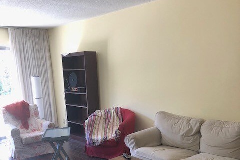 Foto del edificio - 1571 Manning Ave