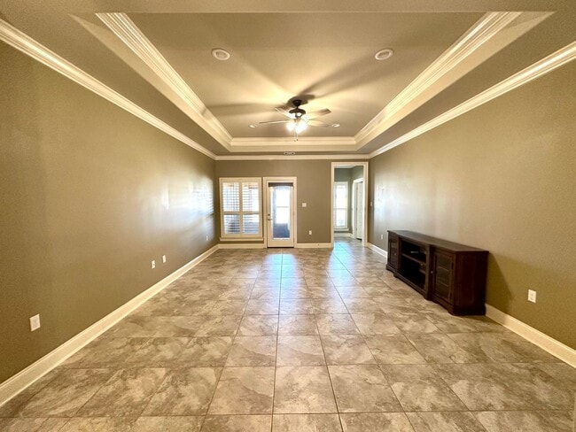 Building Photo - 5379 Courtyard Dr