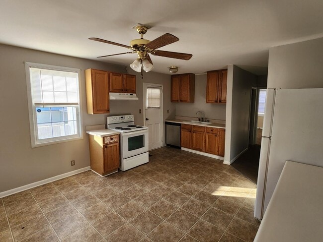 Building Photo - 1347 Levy Dr