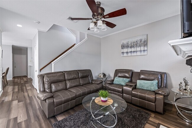 Foto del edificio - 6011 Barrington Ct