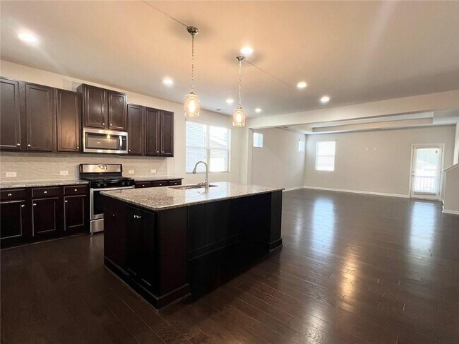 Foto del edificio - 370 Broadmoor Dr