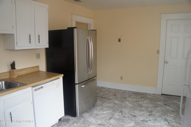 Foto del edificio - 226 W Burnett Ave