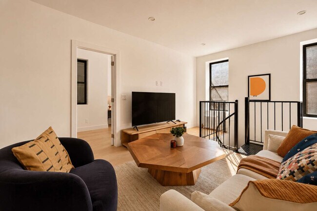 Foto del edificio - 753 9th Ave