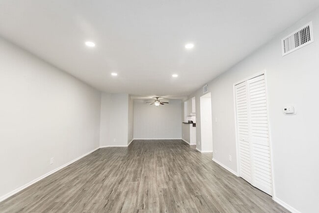 Interior Photo - Beverly Glen Apartments