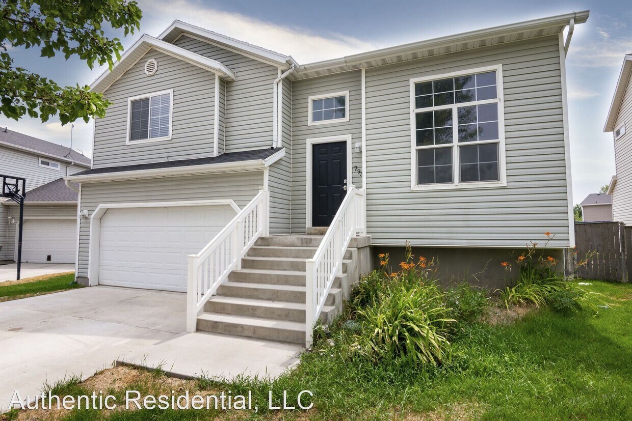 Foto principal - 4 br, 3 bath House - 7934 N Geronimo Dr