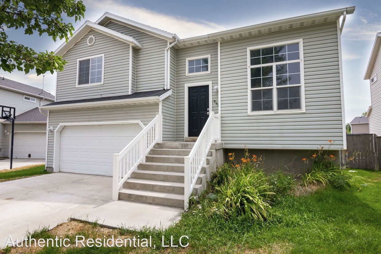 Primary Photo - 4 br, 3 bath House - 7934 N Geronimo Dr
