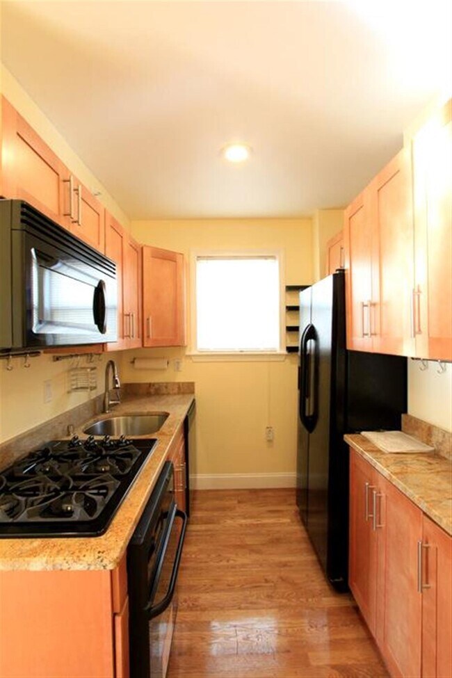 Foto del edificio - 239 Highland Ave