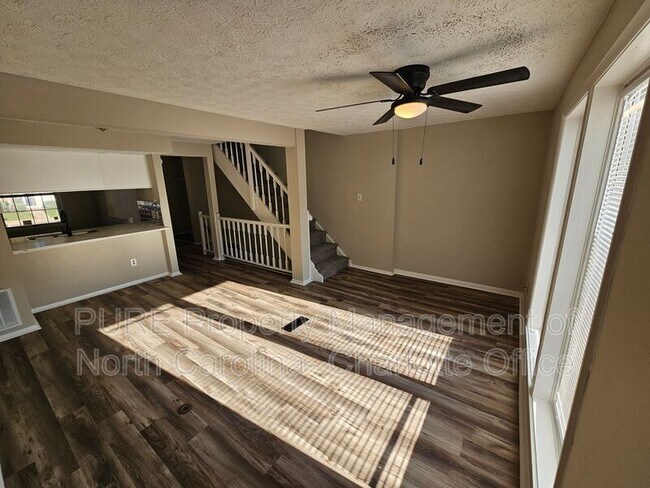 Building Photo - 9445 Lexington Cir