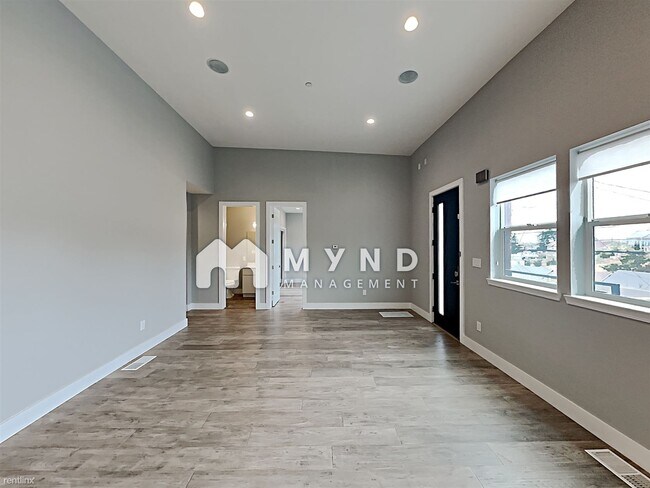 Building Photo - 4 br, 2.5 bath House - 2624 Inyo Ave