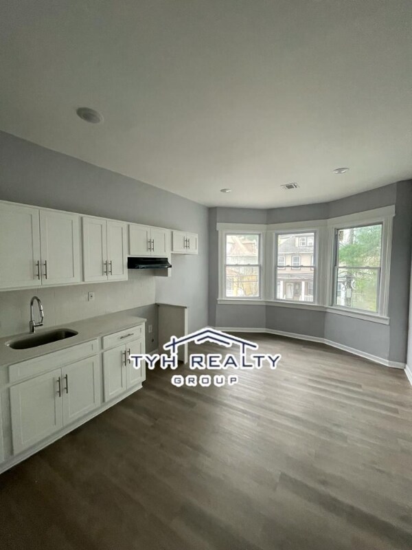 Primary Photo - 17-19 Beverly St