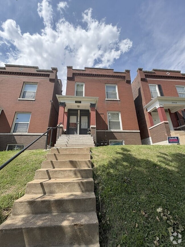 Building Photo - 3507 Alberta St