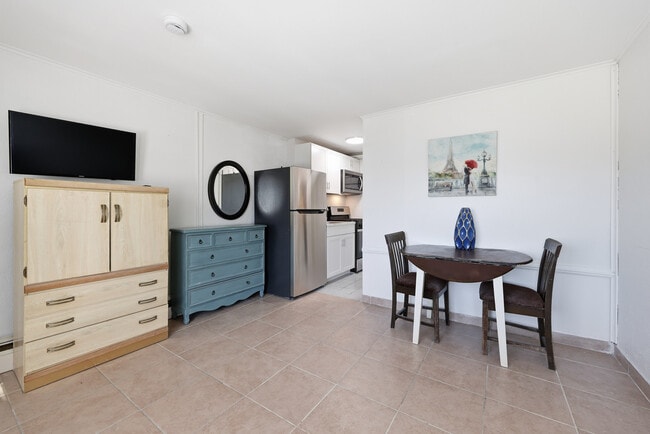 Foto del edificio - 807 W New York Ave