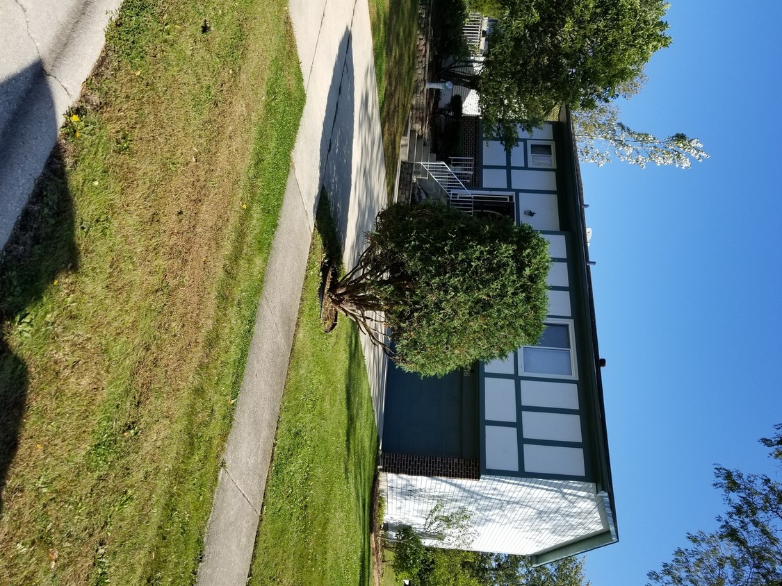 Primary Photo - 216 Aspen Dr