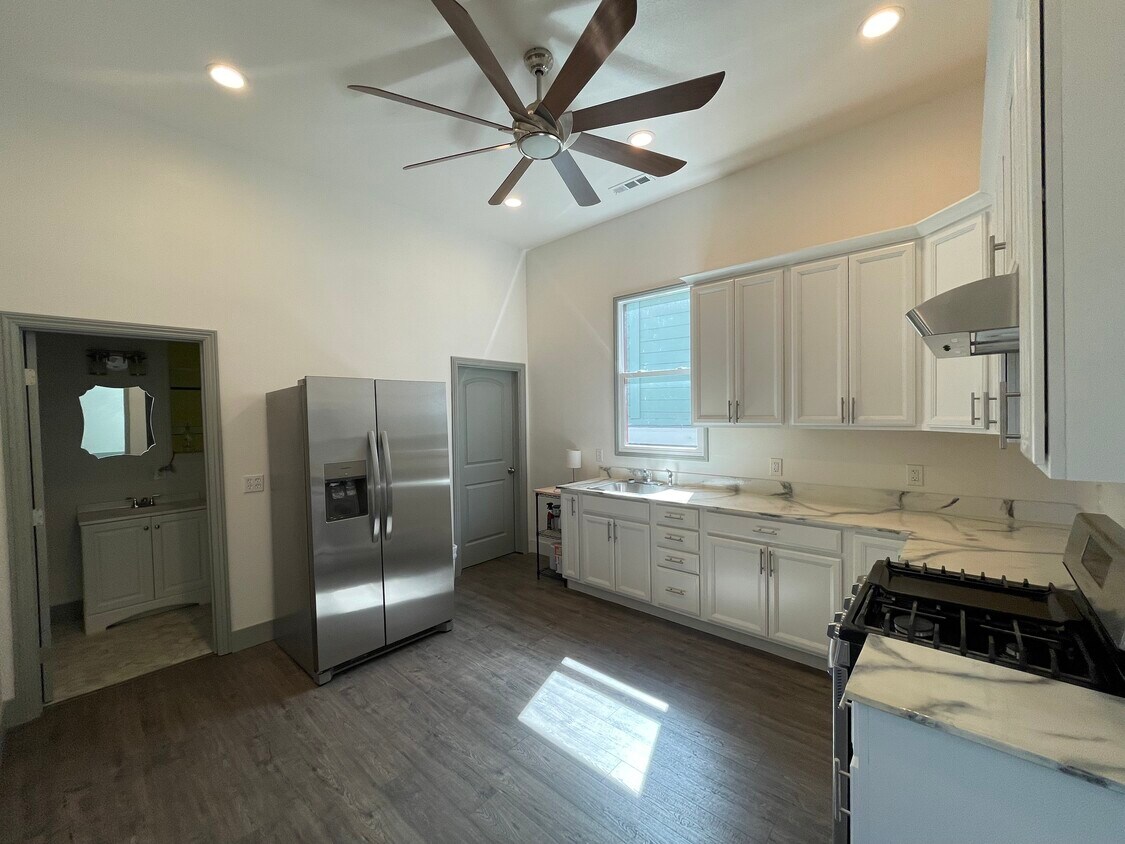 New kitchen and appliances - 983 37th St