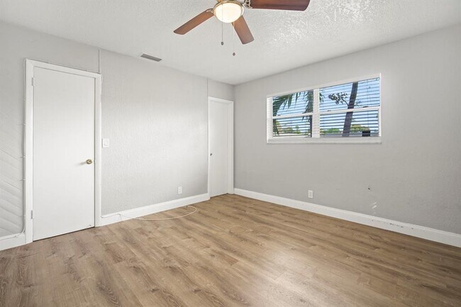 Foto del edificio - 1123 NW 3rd Ave