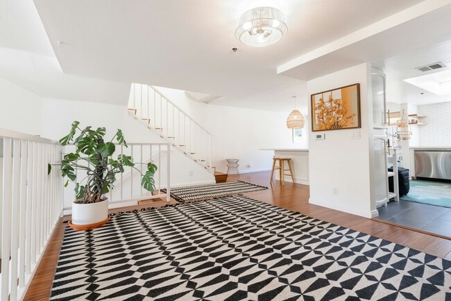 Photo - 1001 Figueroa Terrace Townhome