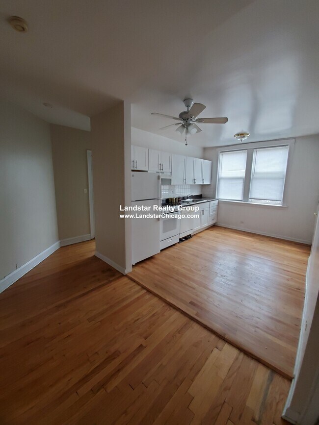 Building Photo - 5026 N Springfield Ave