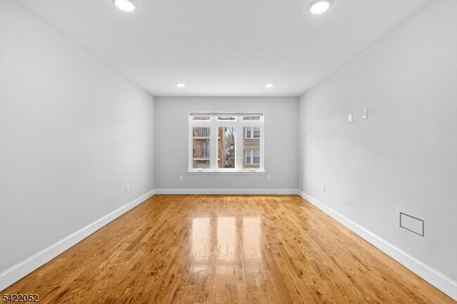 Foto del edificio - 19 Shaw Ave