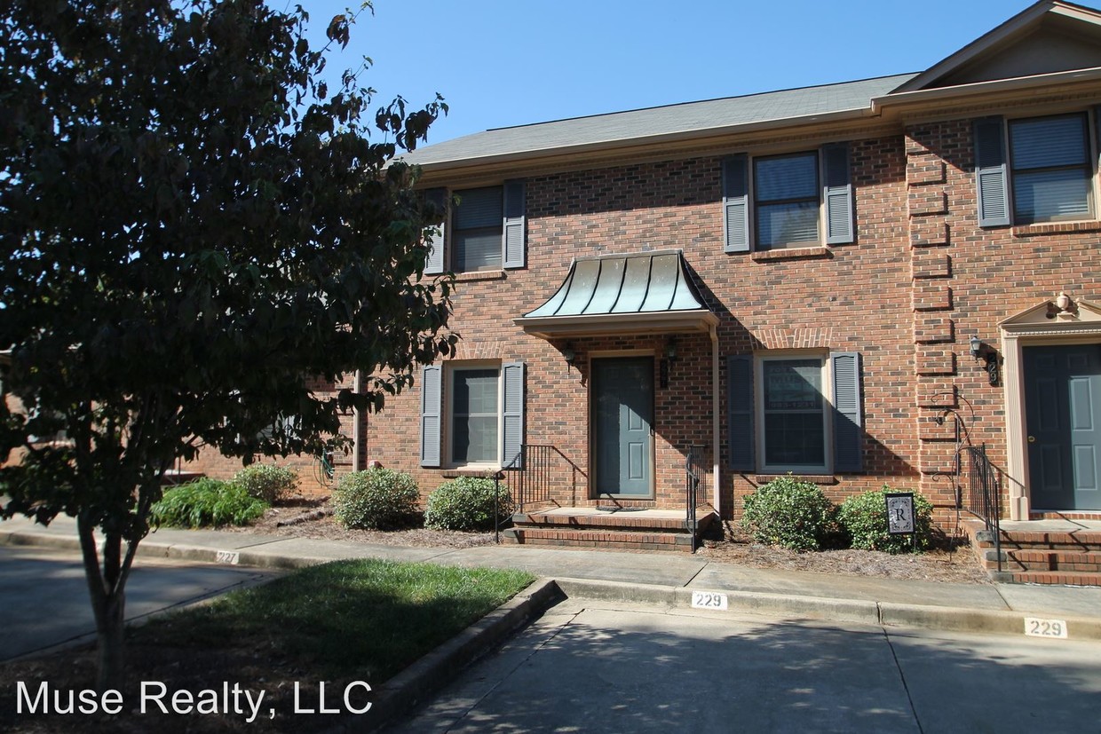 3 Br 2 Bath House 227 Pointe Circle House Rental In Rock Hill SC   3 Br 2 Bath House   227 Pointe Circle Rock Hill Sc Primary Photo 