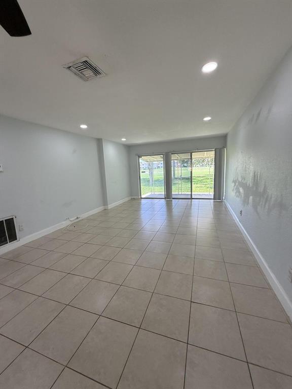 Foto del edificio - 9640 NW 65th St