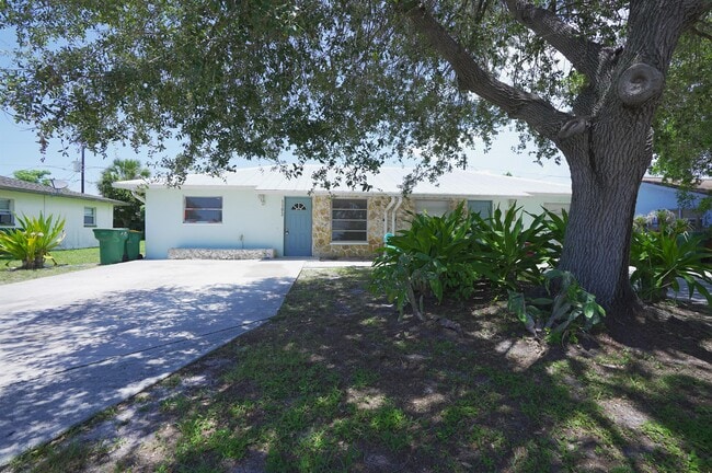 Building Photo - 1193 S Alhambra Cir