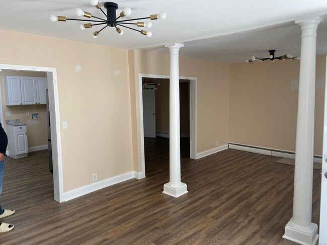 Building Photo - 95 Grilleytown Rd