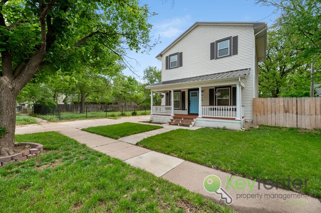 Building Photo - Delano District | Renovated 3 Bedroom 3 Ba...