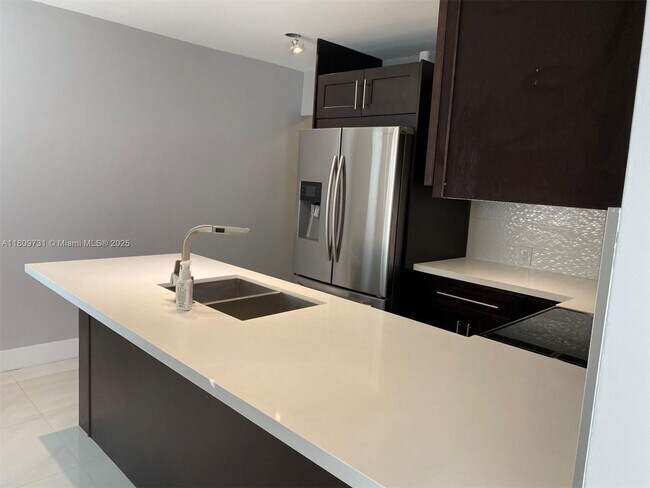 Foto del edificio - 3211 SW 27th St