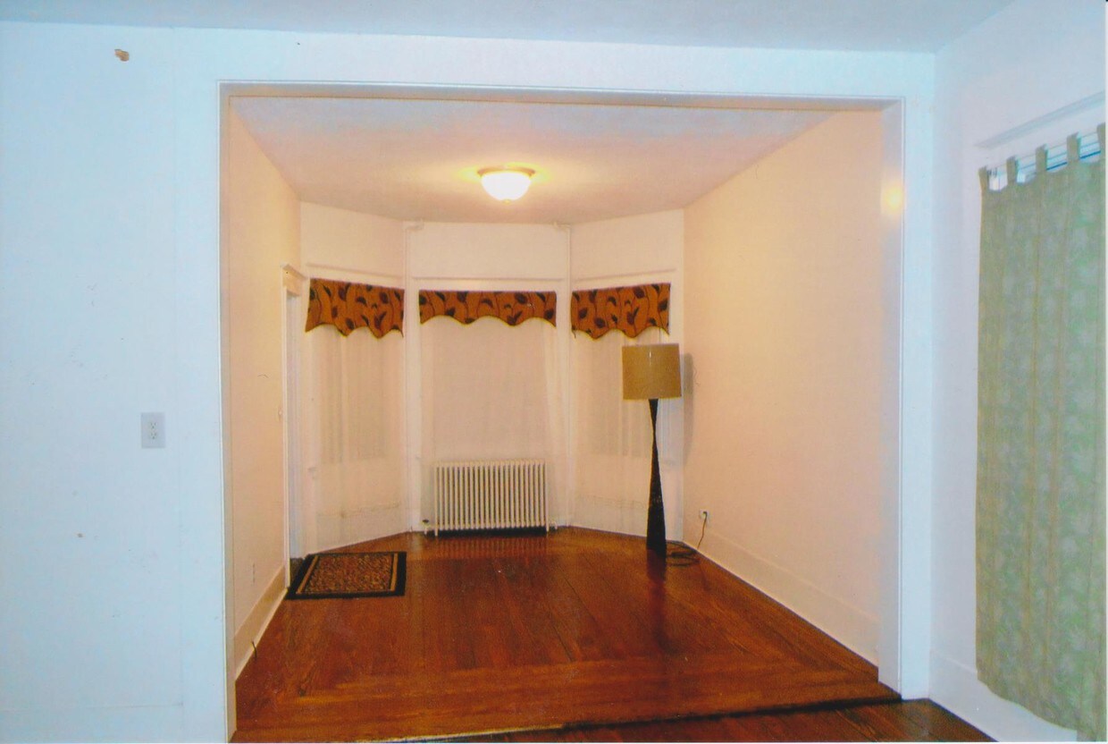 Primary Photo - 67 Clara St
