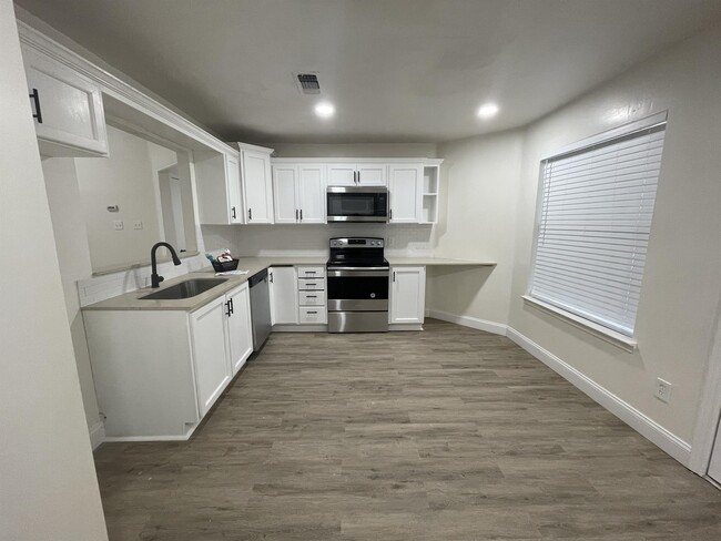 Building Photo - 10503 Linda Ln