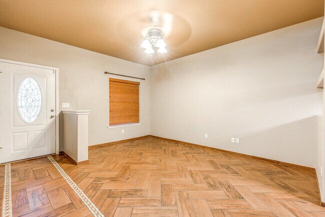 Foto del edificio - Home For Rent - Beautiful 3 Bedroom Home i...
