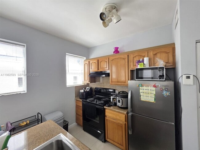 Building Photo - 1027 Pennsylvania Ave