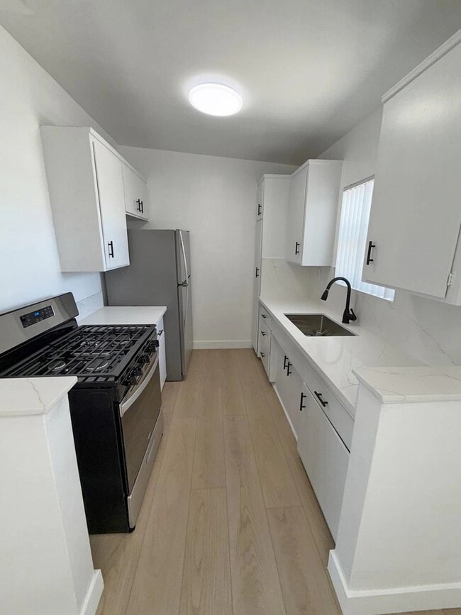 Building Photo - 3630 Westwood Blvd