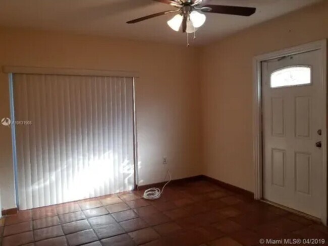 Foto del edificio - 9421 SW 66th St
